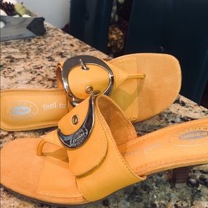 Mustard yellow, kitten heel